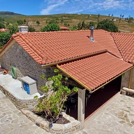 パレーデス・デ・コウラ Casa Da Rosa Porreirasヴィラ エクステリア 写真