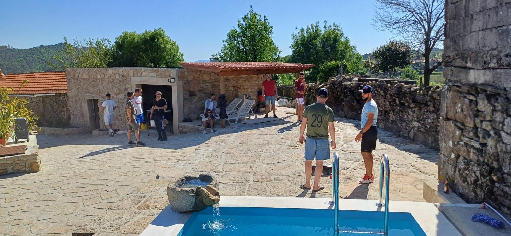 パレーデス・デ・コウラ Casa Da Rosa Porreirasヴィラ エクステリア 写真