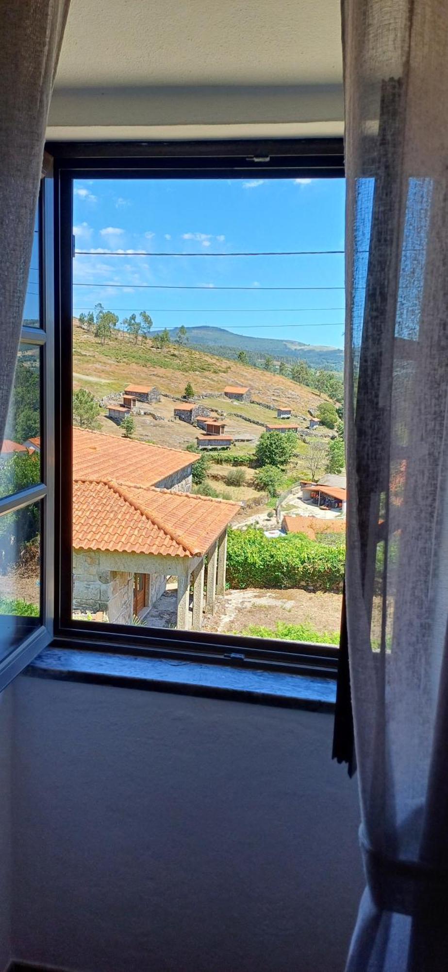 パレーデス・デ・コウラ Casa Da Rosa Porreirasヴィラ エクステリア 写真